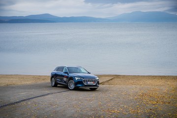 Audi e-tron - електрическа мощ, която вдъхва респект