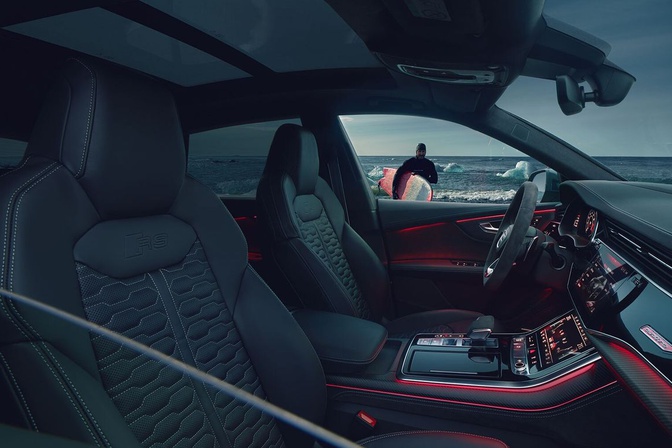 Audi RS Q8 Interior 